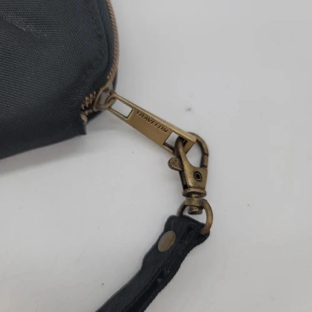 Travelon womens wallet